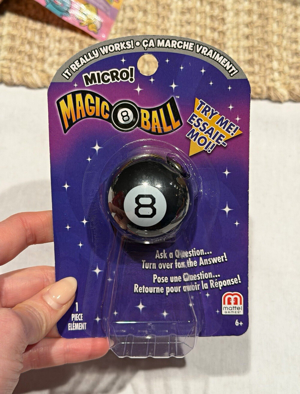 VIRAL Mattel Games Micro Magic 8 Ball Keychain Fortune Teller